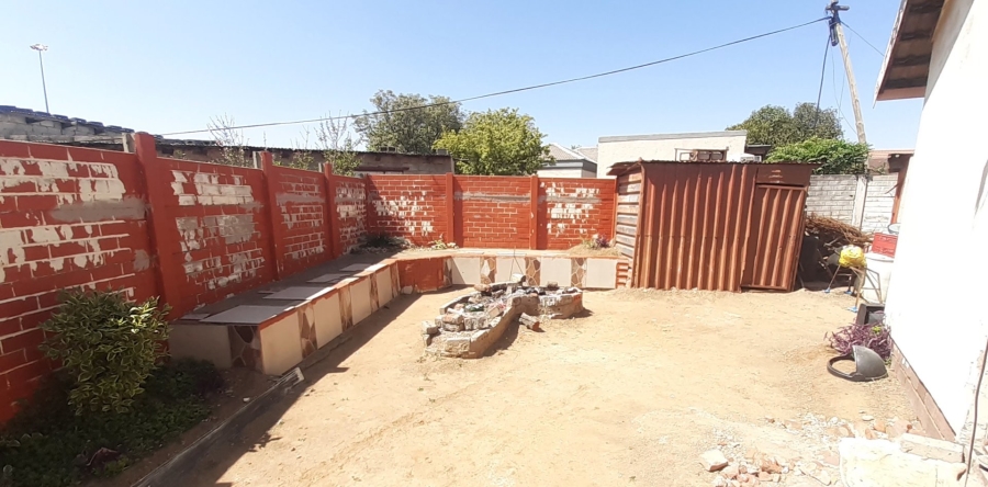 4 Bedroom Property for Sale in Botshabelo Free State